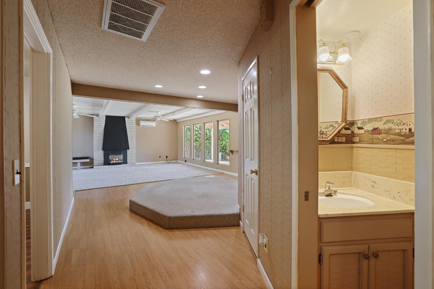 120 Andrews Ct, Turlock, CA 95380