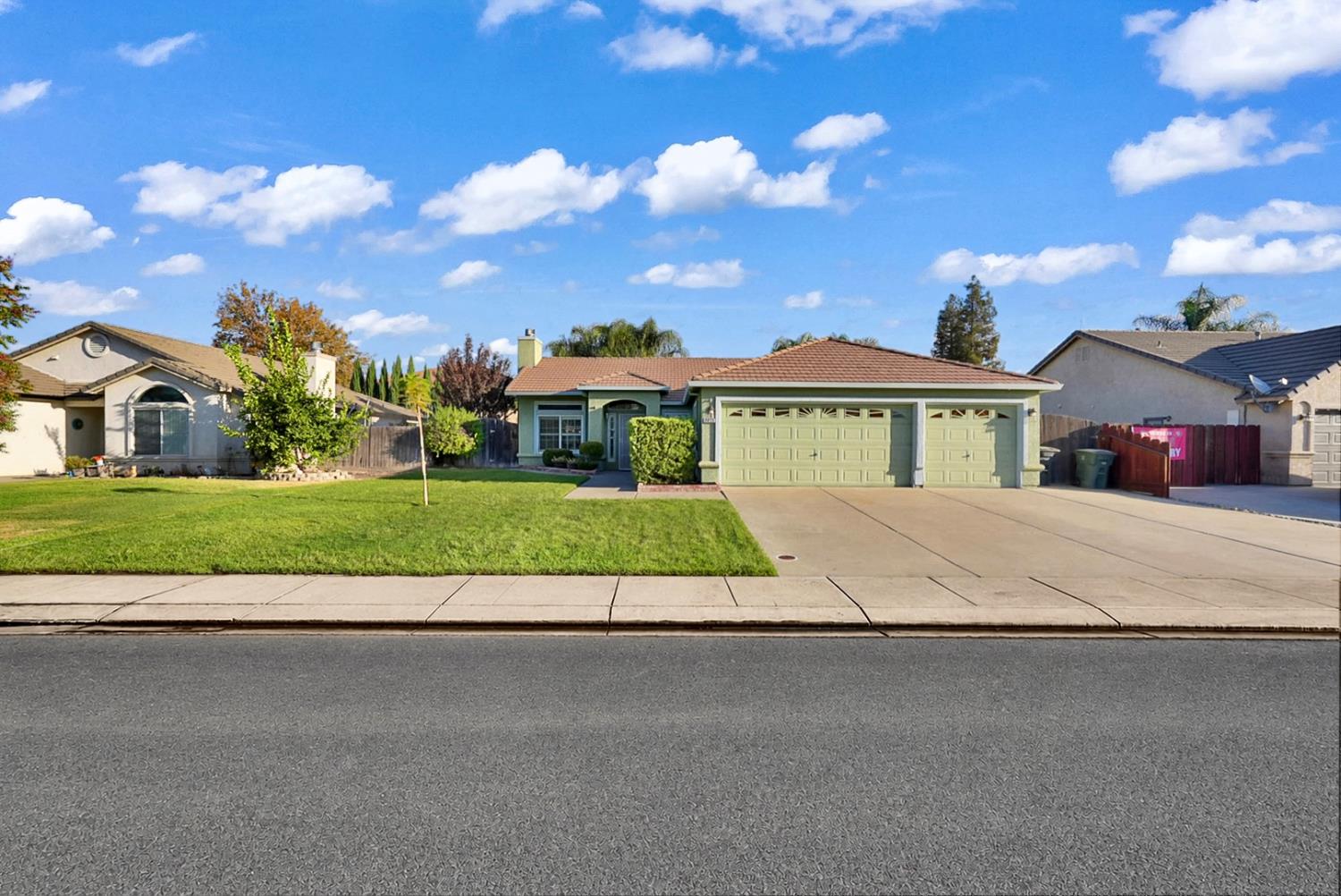 7413 Morgan Lynn Ln, Hughson, CA 95326