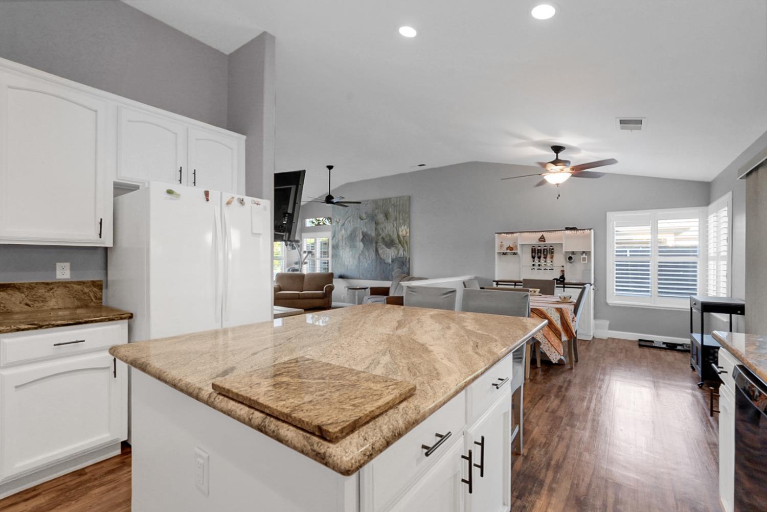 7413 Morgan Lynn Ln, Hughson, CA 95326