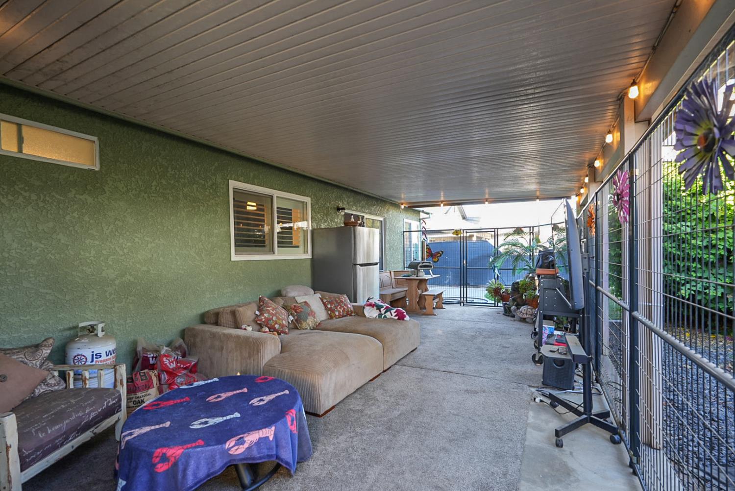 7413 Morgan Lynn Ln, Hughson, CA 95326