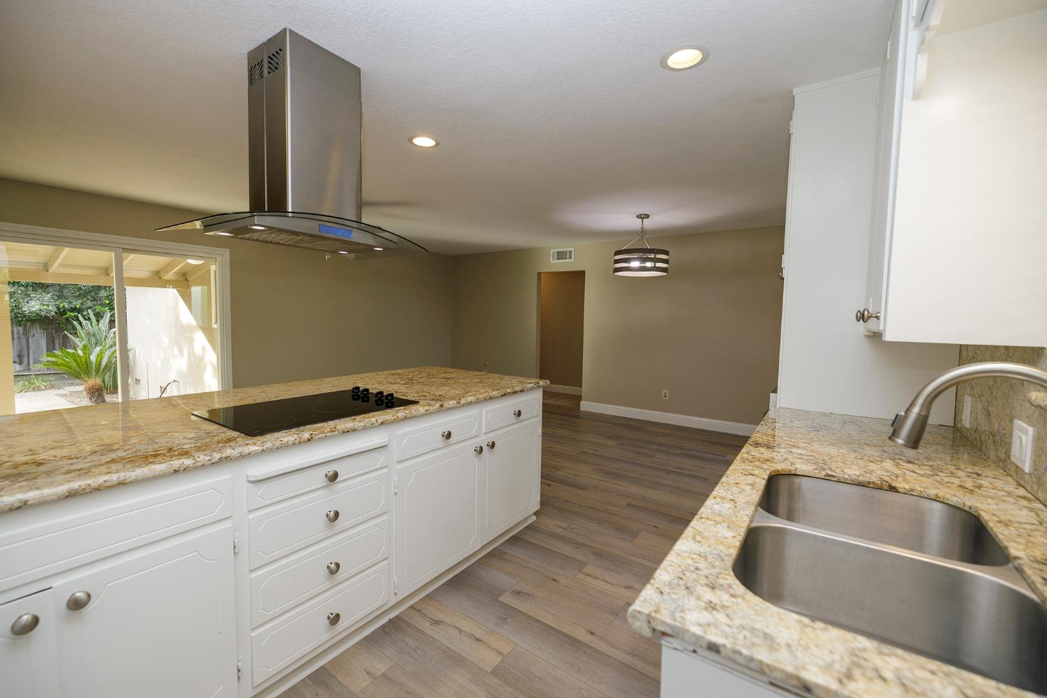2516 Riedel Way, Modesto, CA 95355