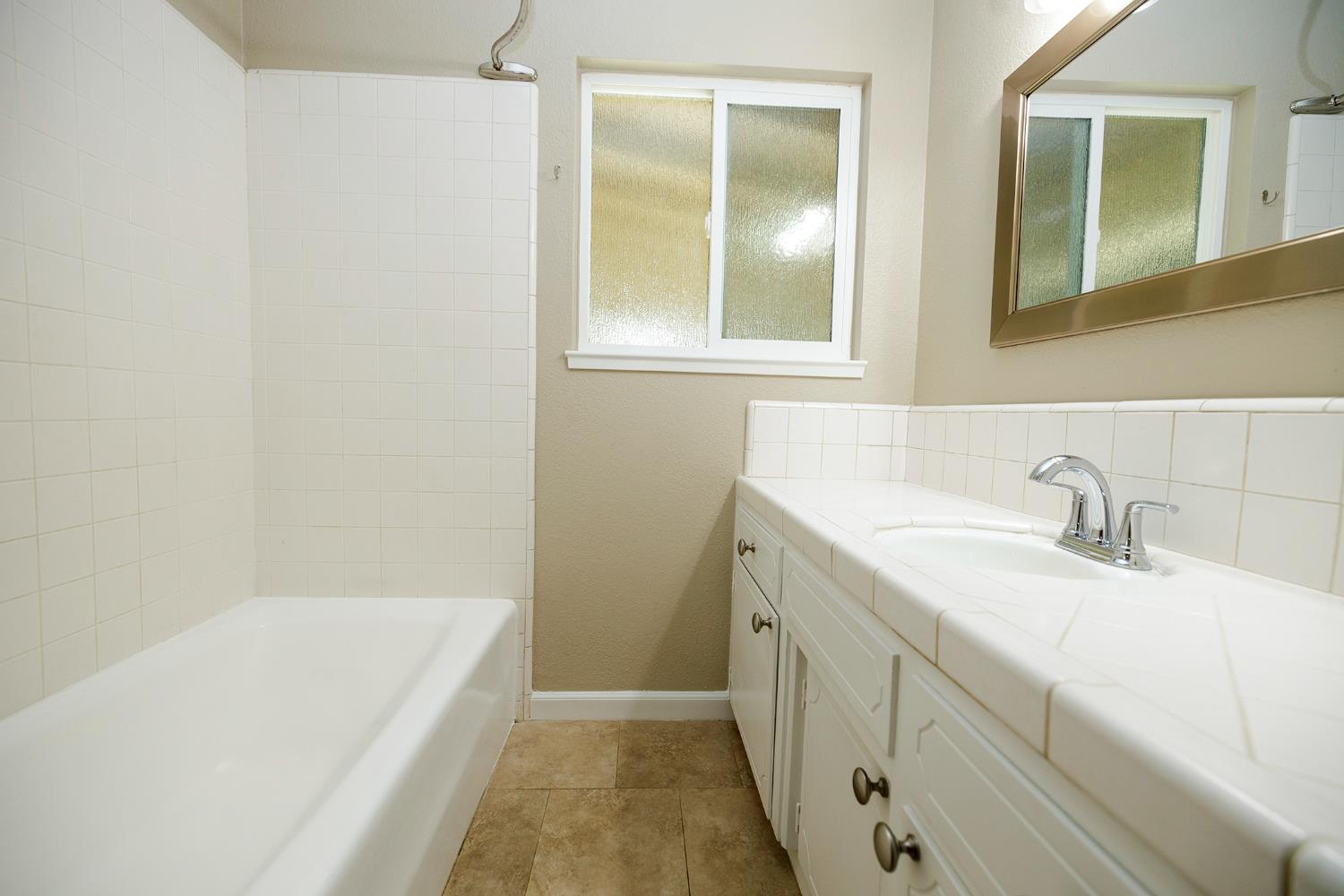 2516 Riedel Way, Modesto, CA 95355