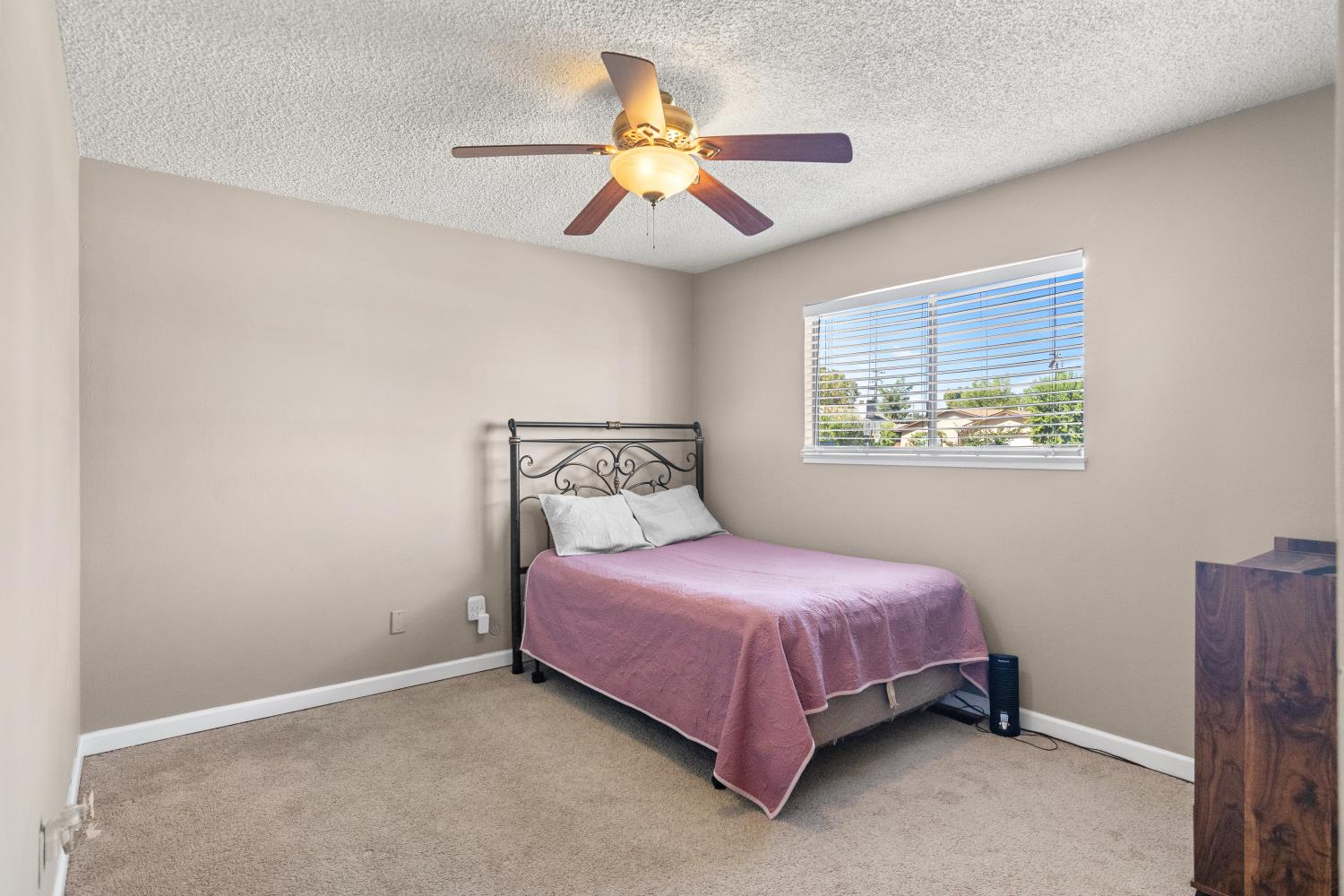 3724 Stanislaus St, Riverbank, CA 95367