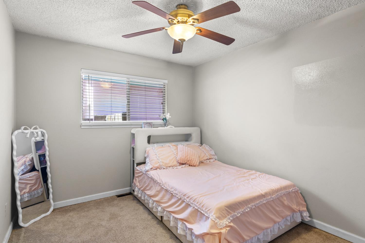 3724 Stanislaus St, Riverbank, CA 95367