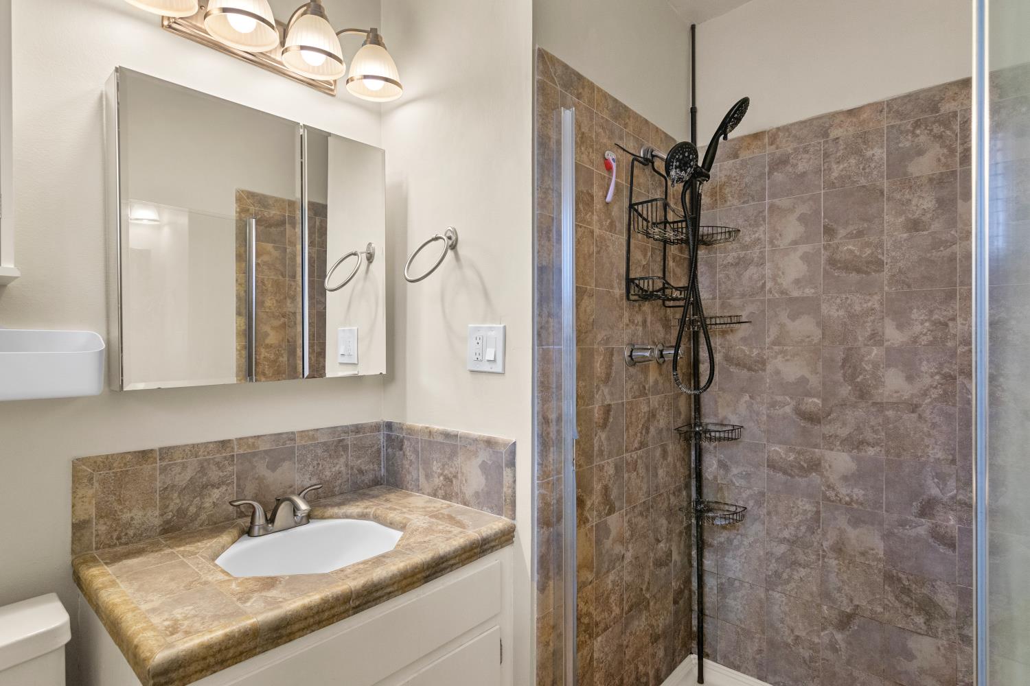 3724 Stanislaus St, Riverbank, CA 95367