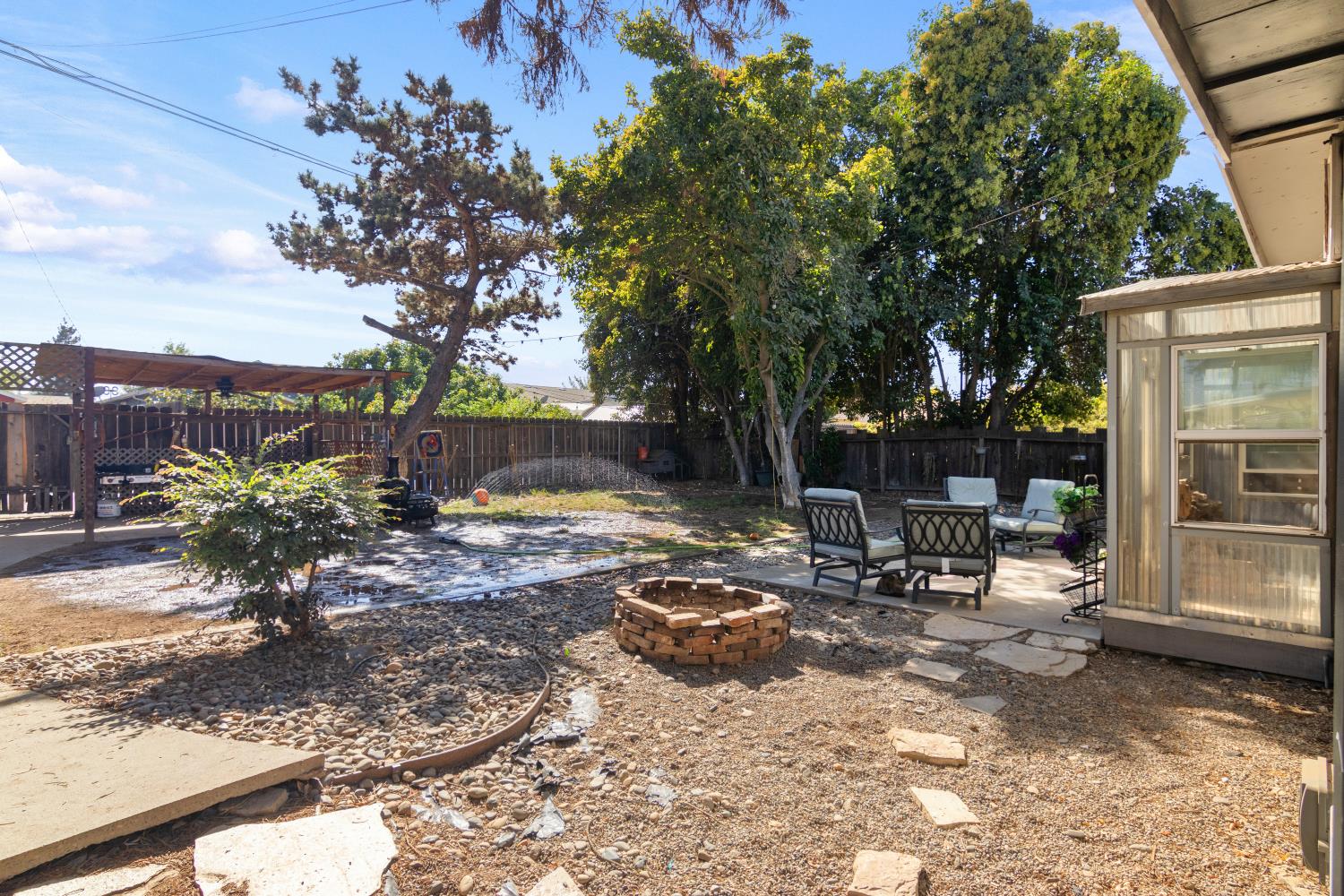 3724 Stanislaus St, Riverbank, CA 95367