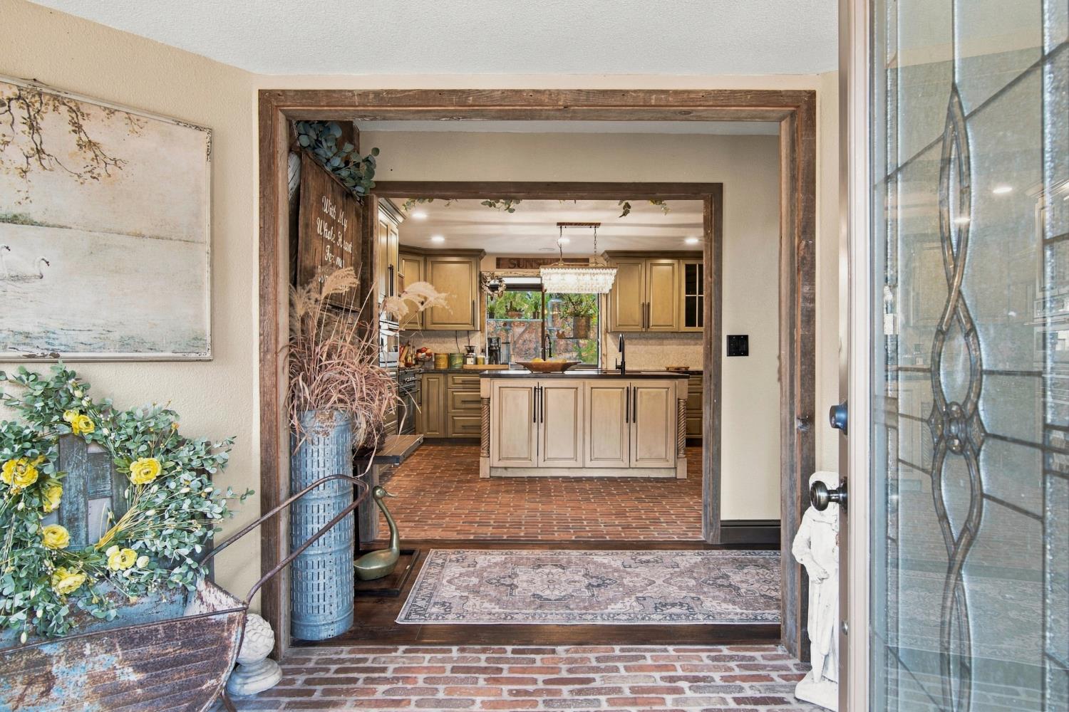 5552 Bear Creek Dr, Catheys Valley, CA 95306