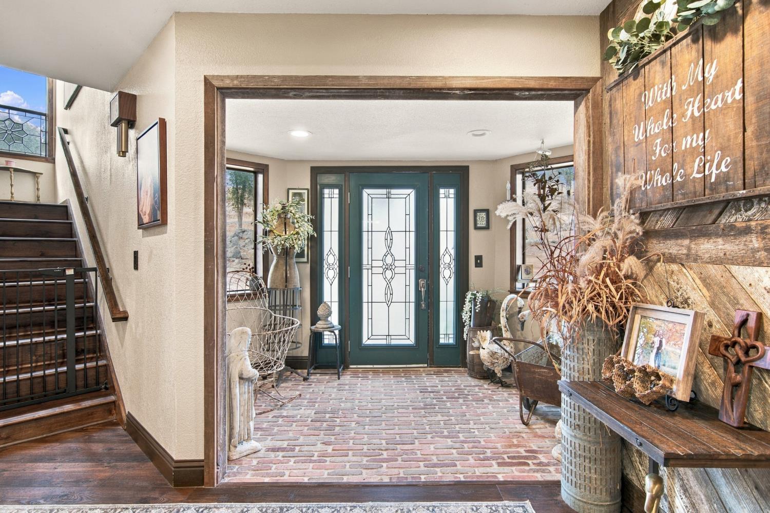 5552 Bear Creek Dr, Catheys Valley, CA 95306