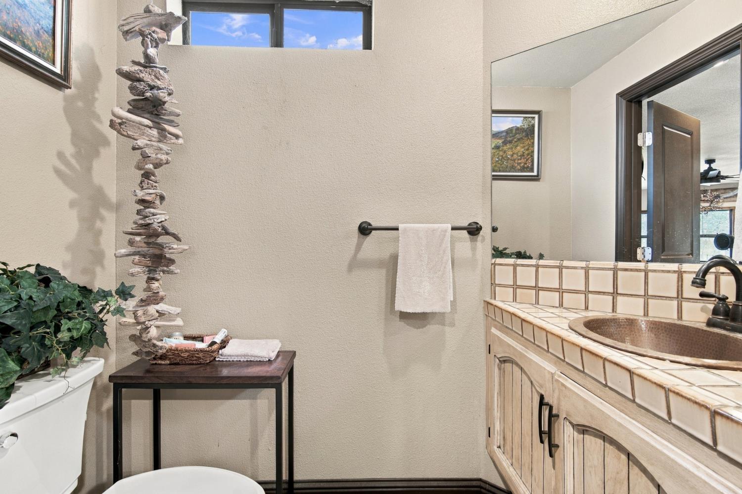 5552 Bear Creek Dr, Catheys Valley, CA 95306