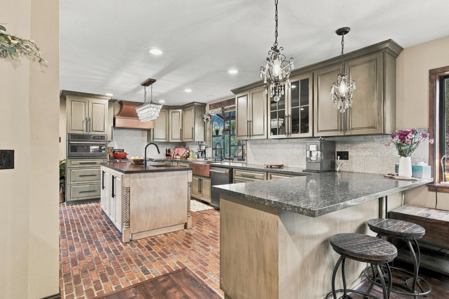 5552 Bear Creek Dr, Catheys Valley, CA 95306