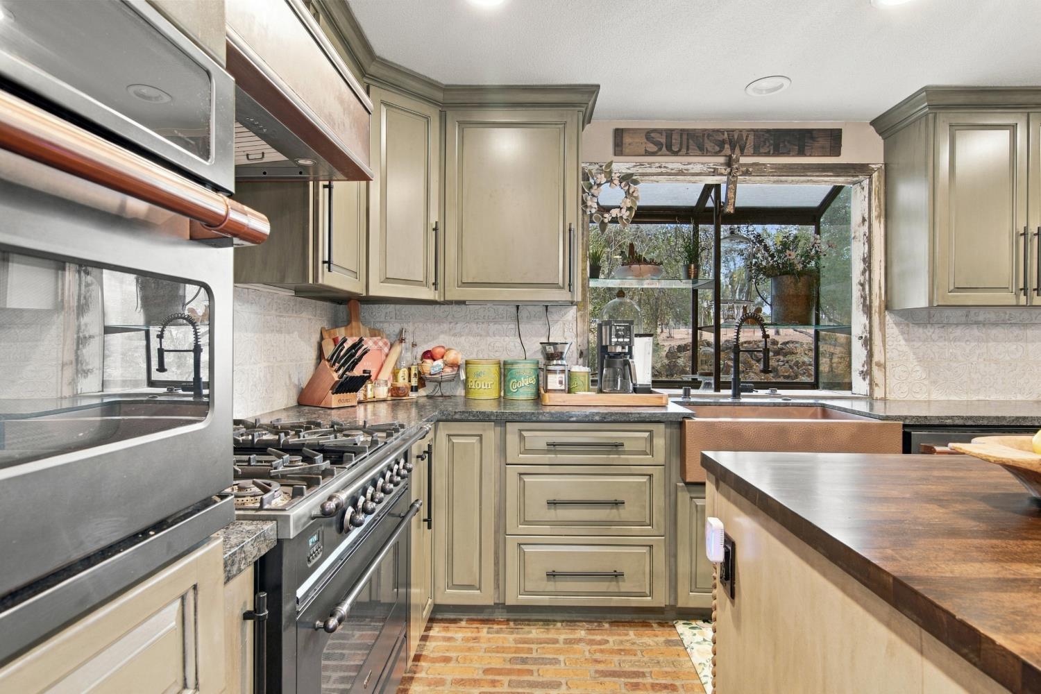5552 Bear Creek Dr, Catheys Valley, CA 95306