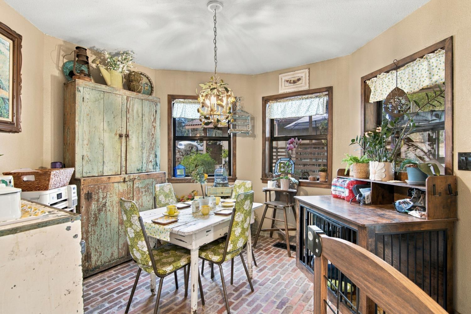 5552 Bear Creek Dr, Catheys Valley, CA 95306