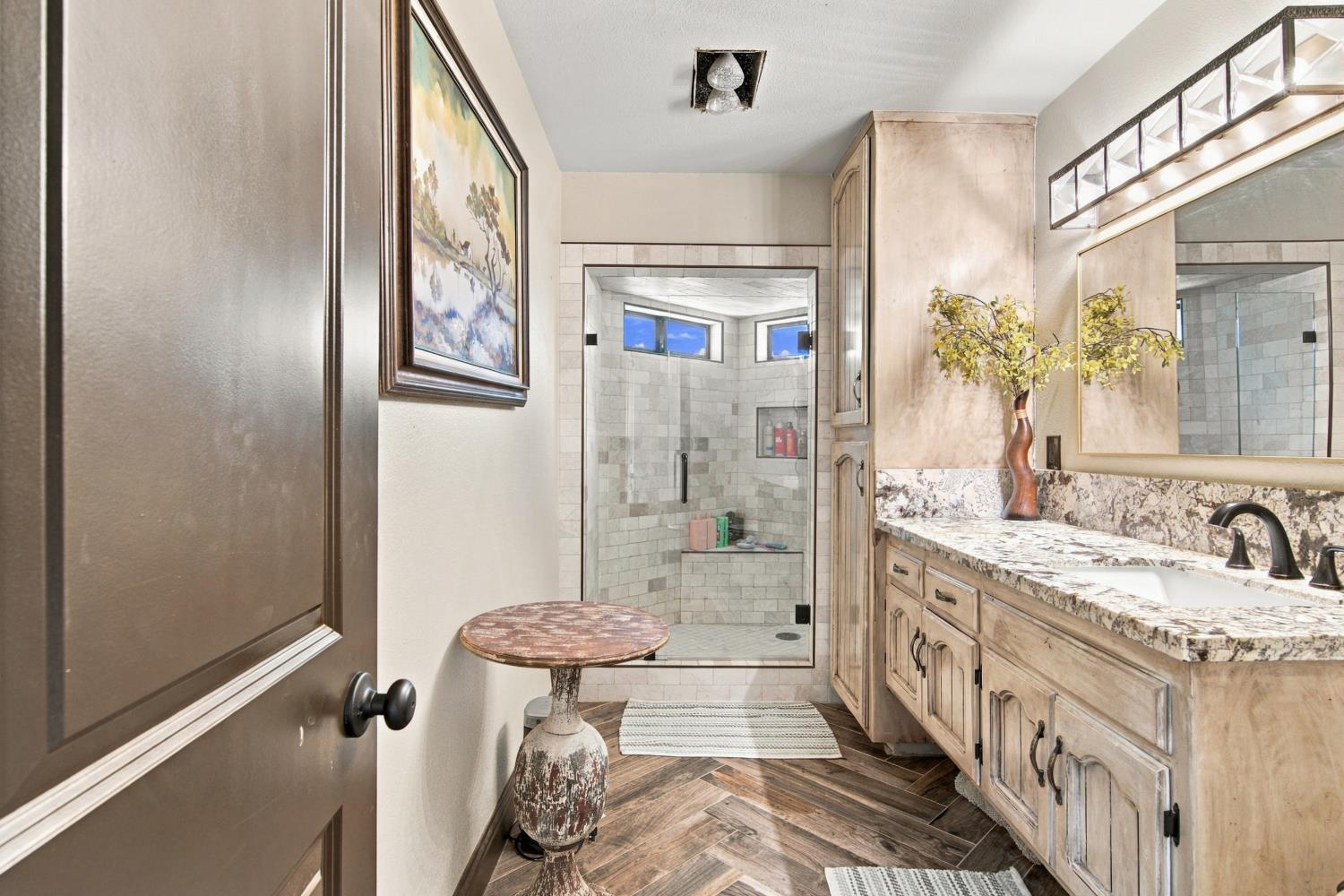 5552 Bear Creek Dr, Catheys Valley, CA 95306