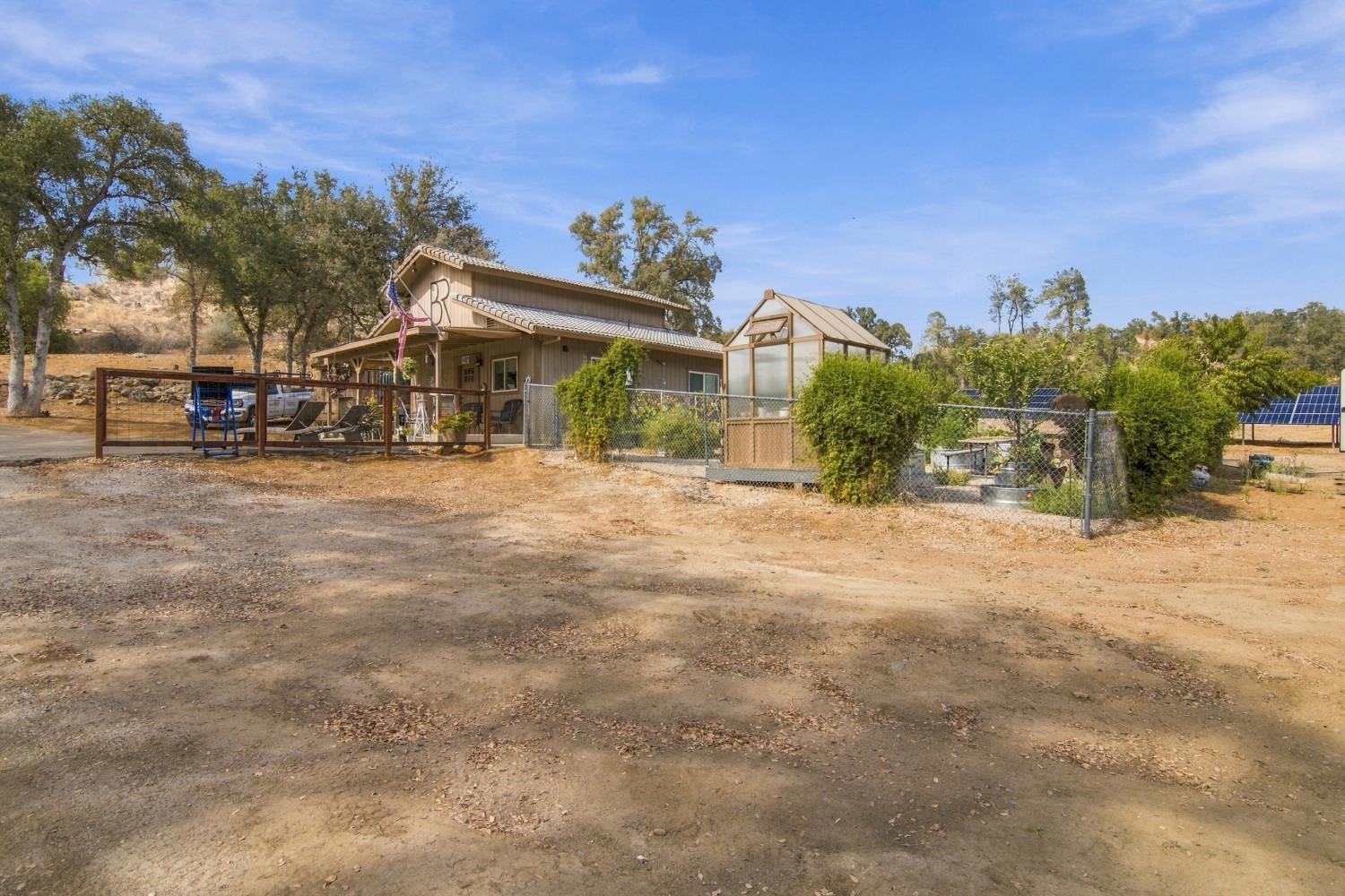 5552 Bear Creek Dr, Catheys Valley, CA 95306