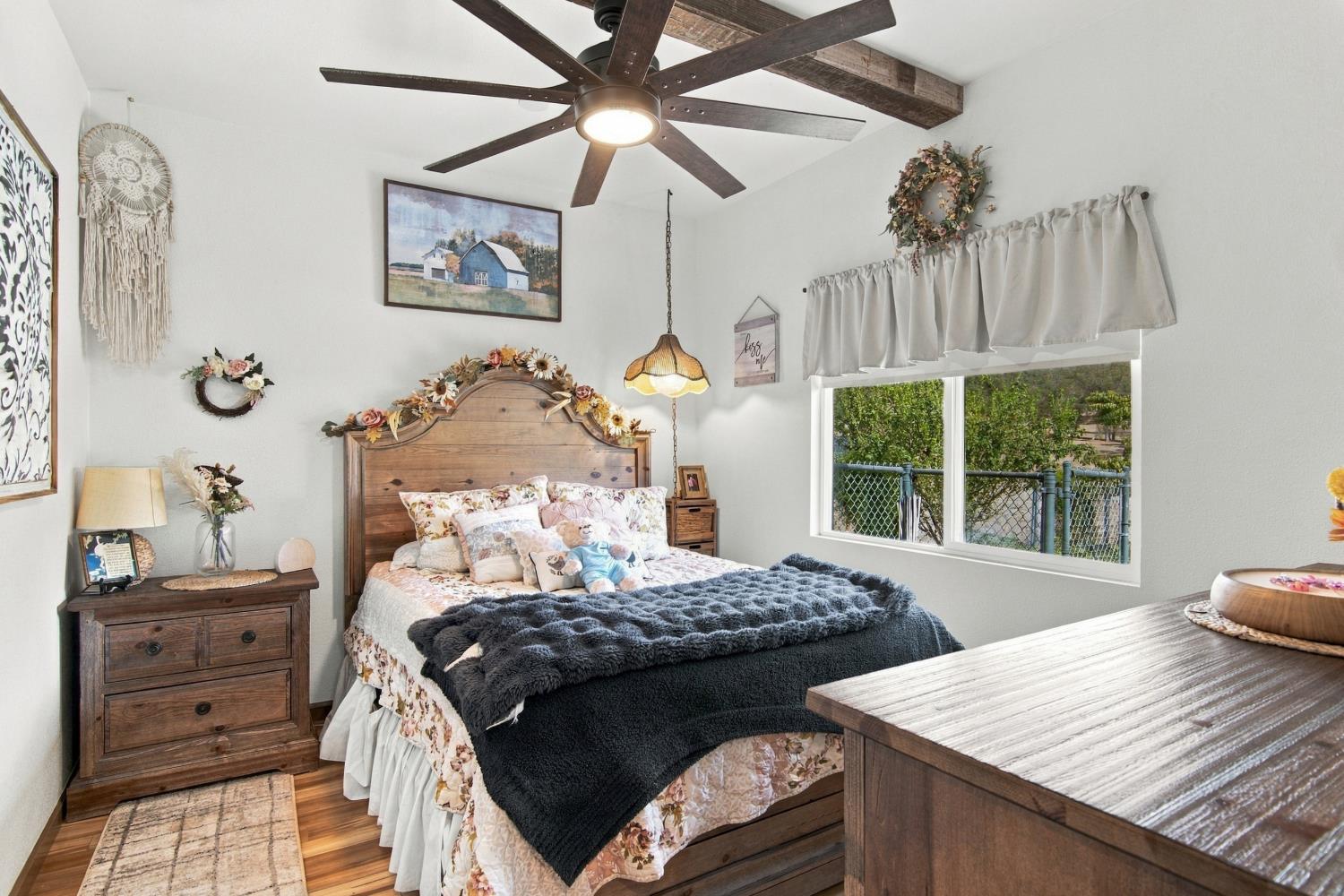 5552 Bear Creek Dr, Catheys Valley, CA 95306