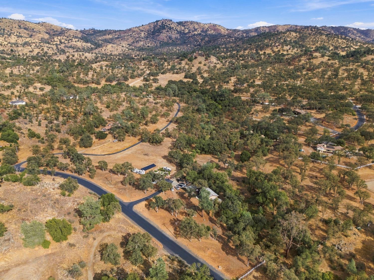 5552 Bear Creek Dr, Catheys Valley, CA 95306