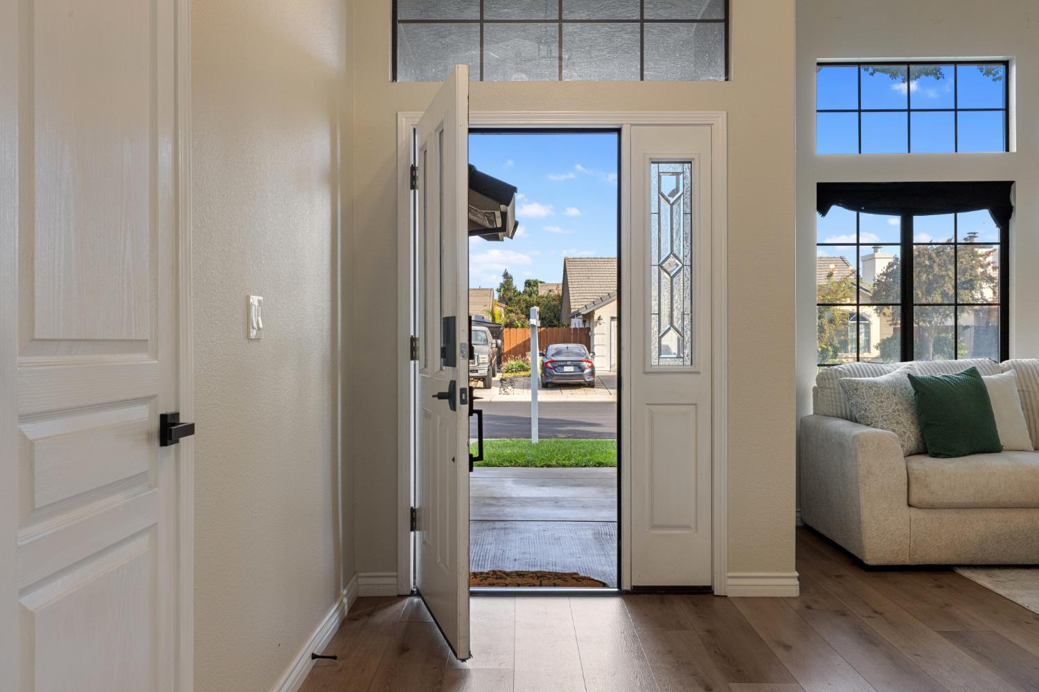 1786 Brookside Dr, Manteca, CA 95336