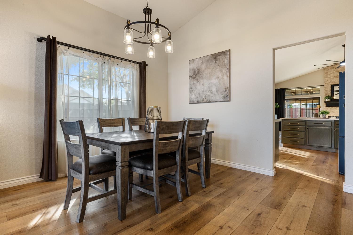 1786 Brookside Dr, Manteca, CA 95336