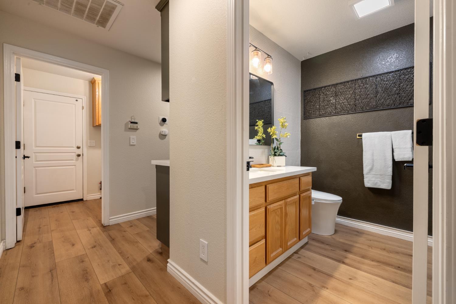 1786 Brookside Dr, Manteca, CA 95336