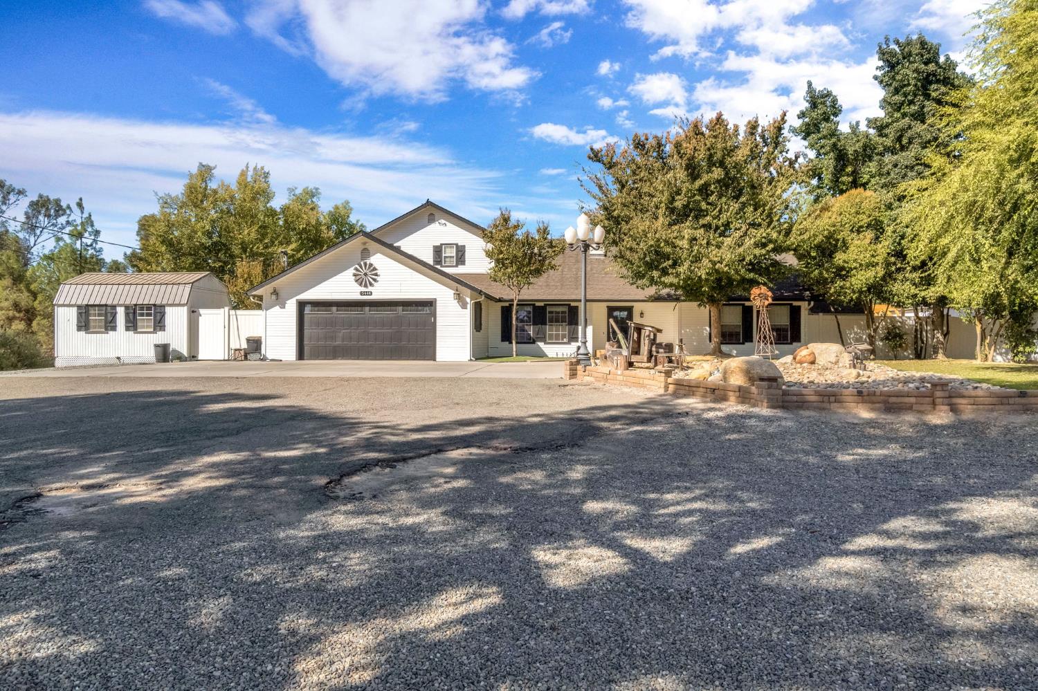 15446 Monreal Rd, Madera, CA 93636