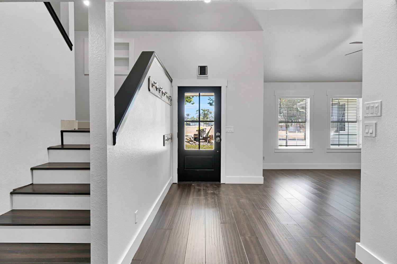 15446 Monreal Rd, Madera, CA 93636