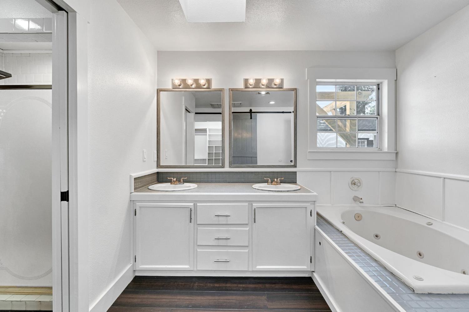 15446 Monreal Rd, Madera, CA 93636