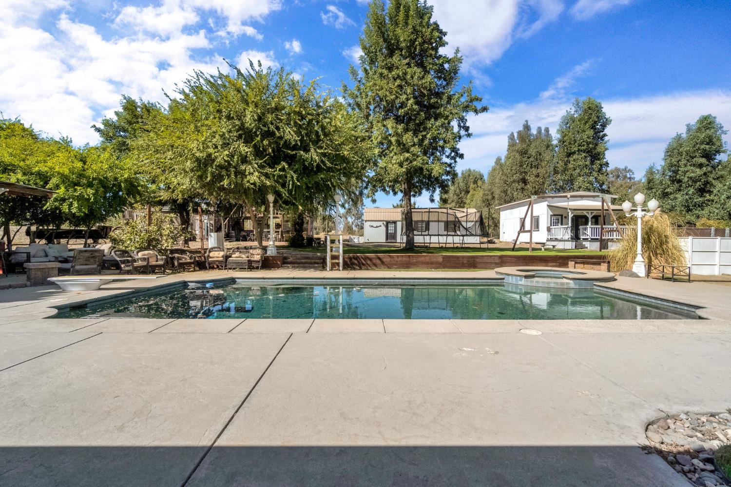 15446 Monreal Rd, Madera, CA 93636
