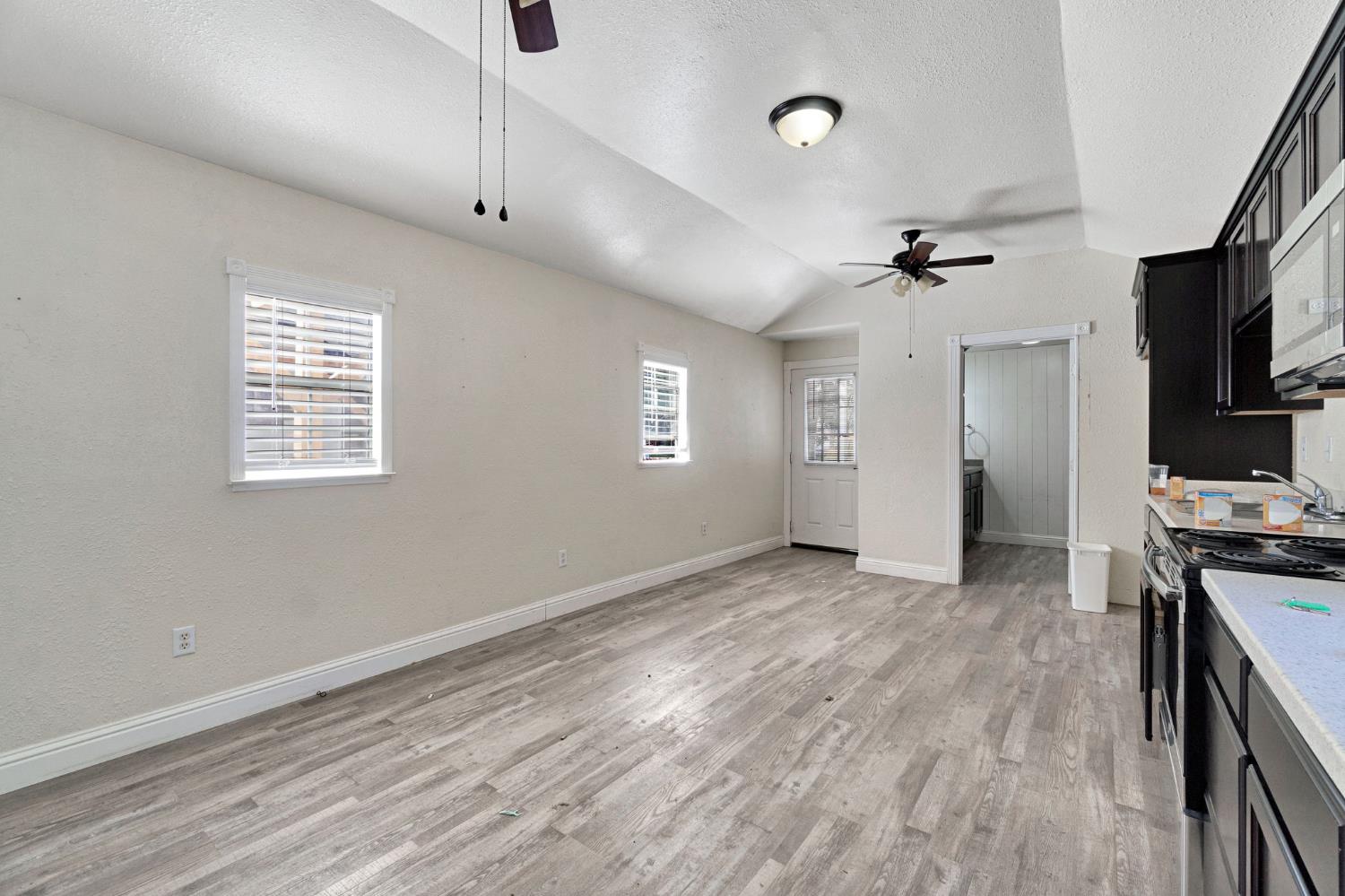 15446 Monreal Rd, Madera, CA 93636