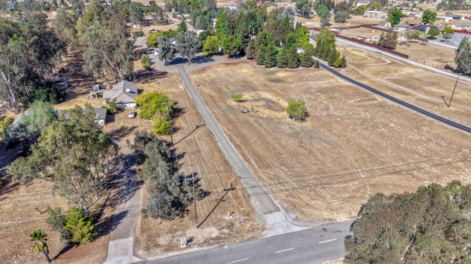 15446 Monreal Rd, Madera, CA 93636