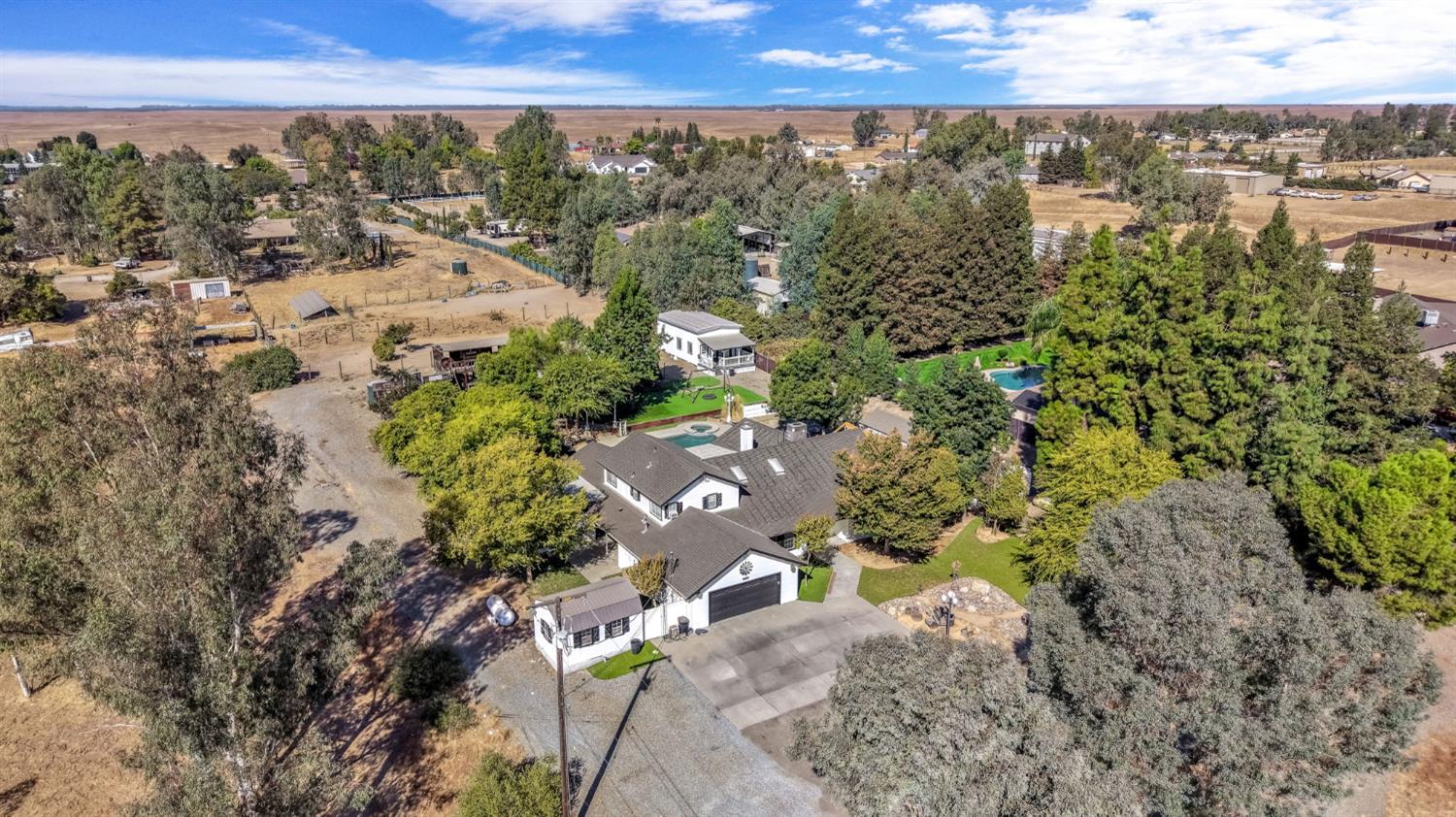 15446 Monreal Rd, Madera, CA 93636