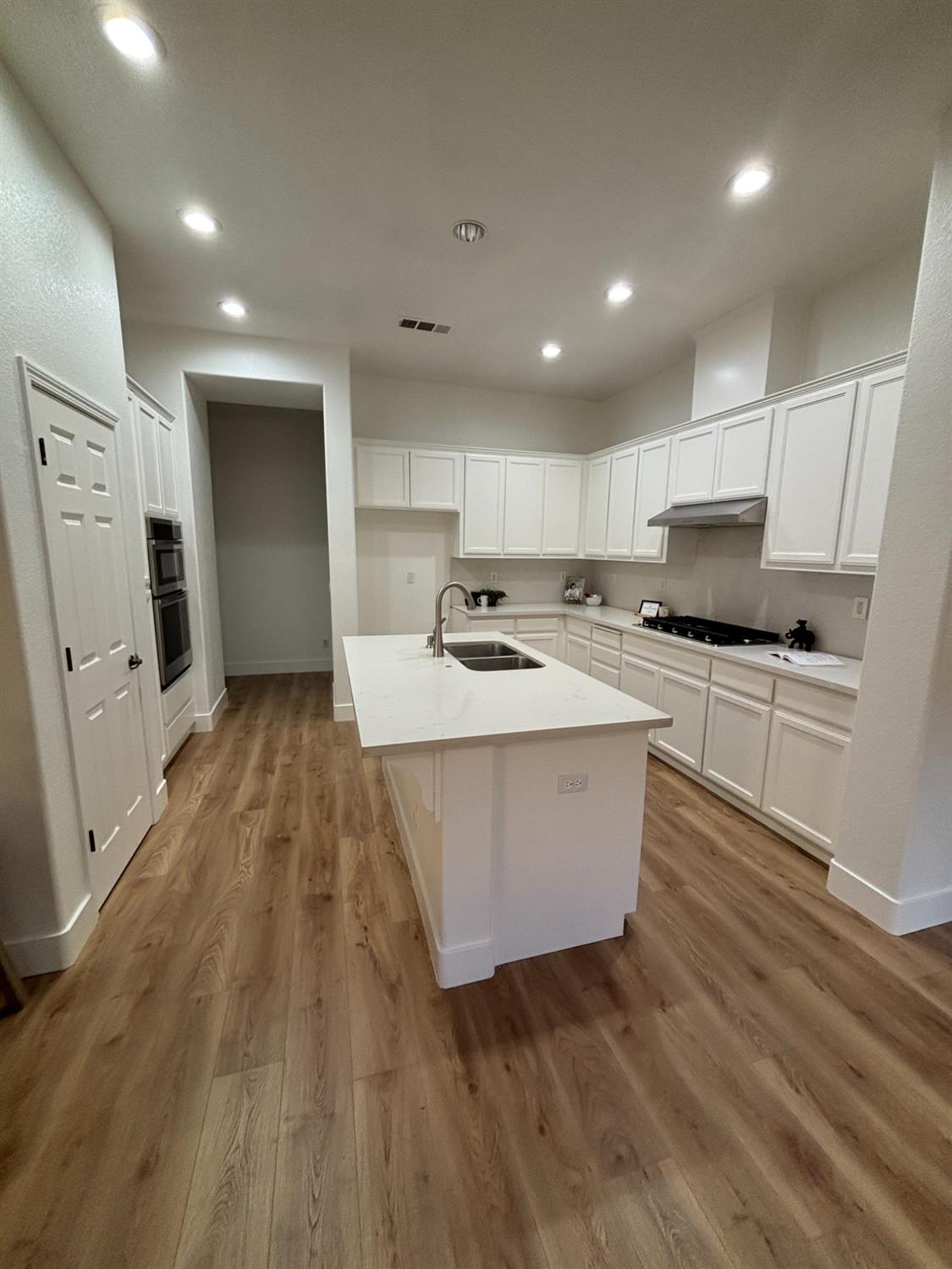 5232 Harness Ct, Riverbank, CA 95367