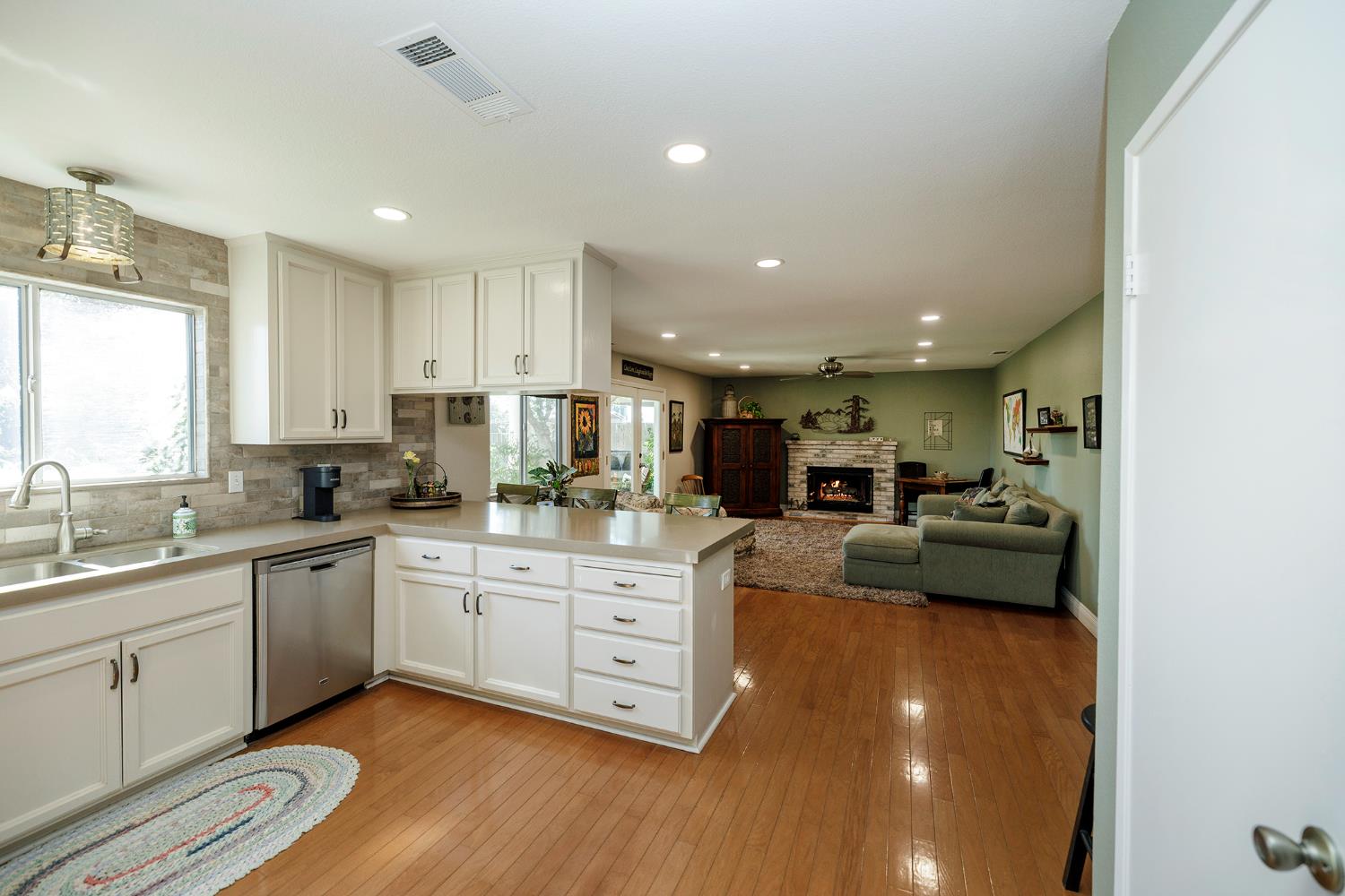 2749 Whitewood Ct, Oakdale, CA 95361