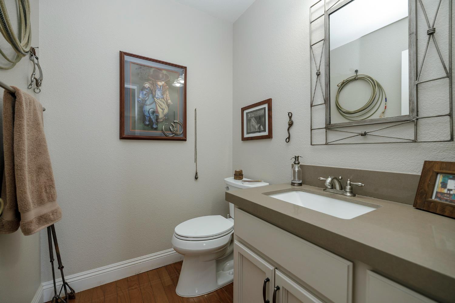 2749 Whitewood Ct, Oakdale, CA 95361