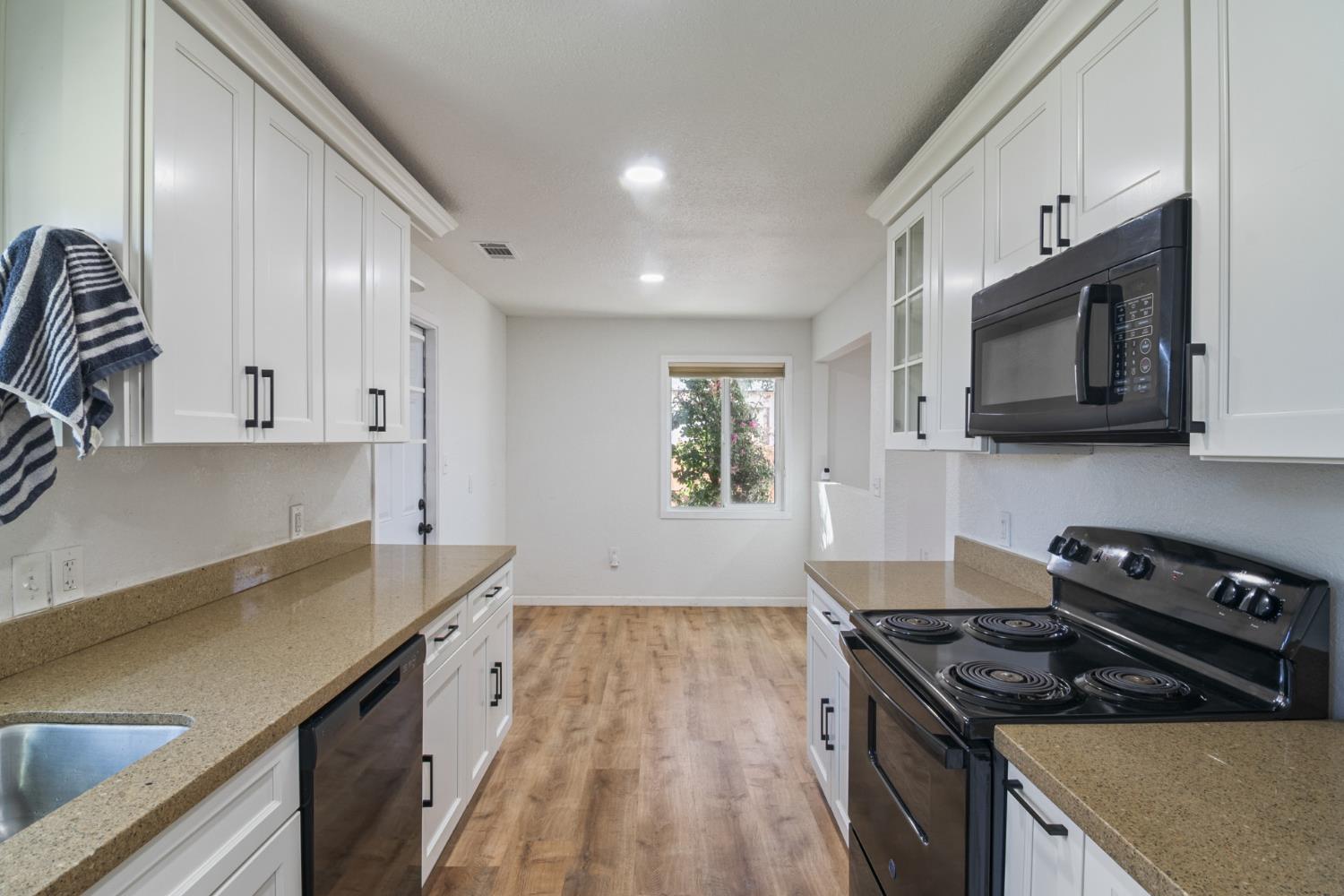 2405 Jasmin Ave, Modesto, CA 95350
