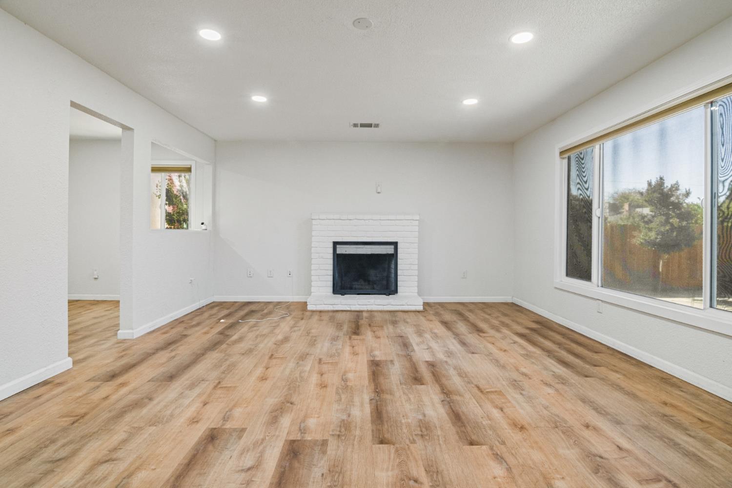 2405 Jasmin Ave, Modesto, CA 95350