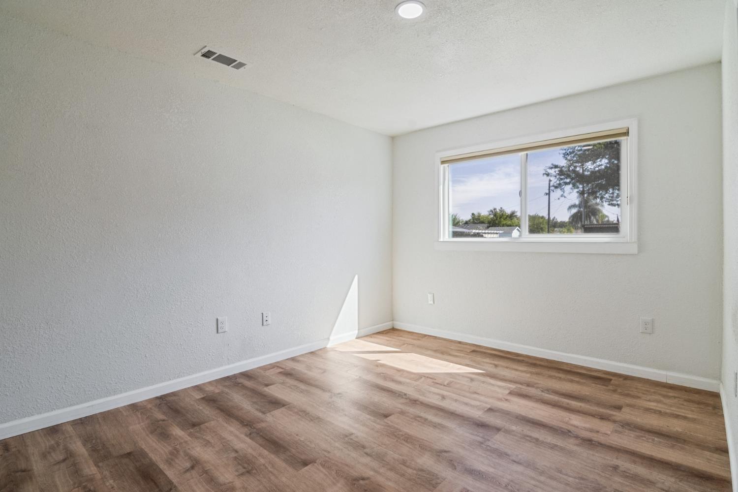 2405 Jasmin Ave, Modesto, CA 95350