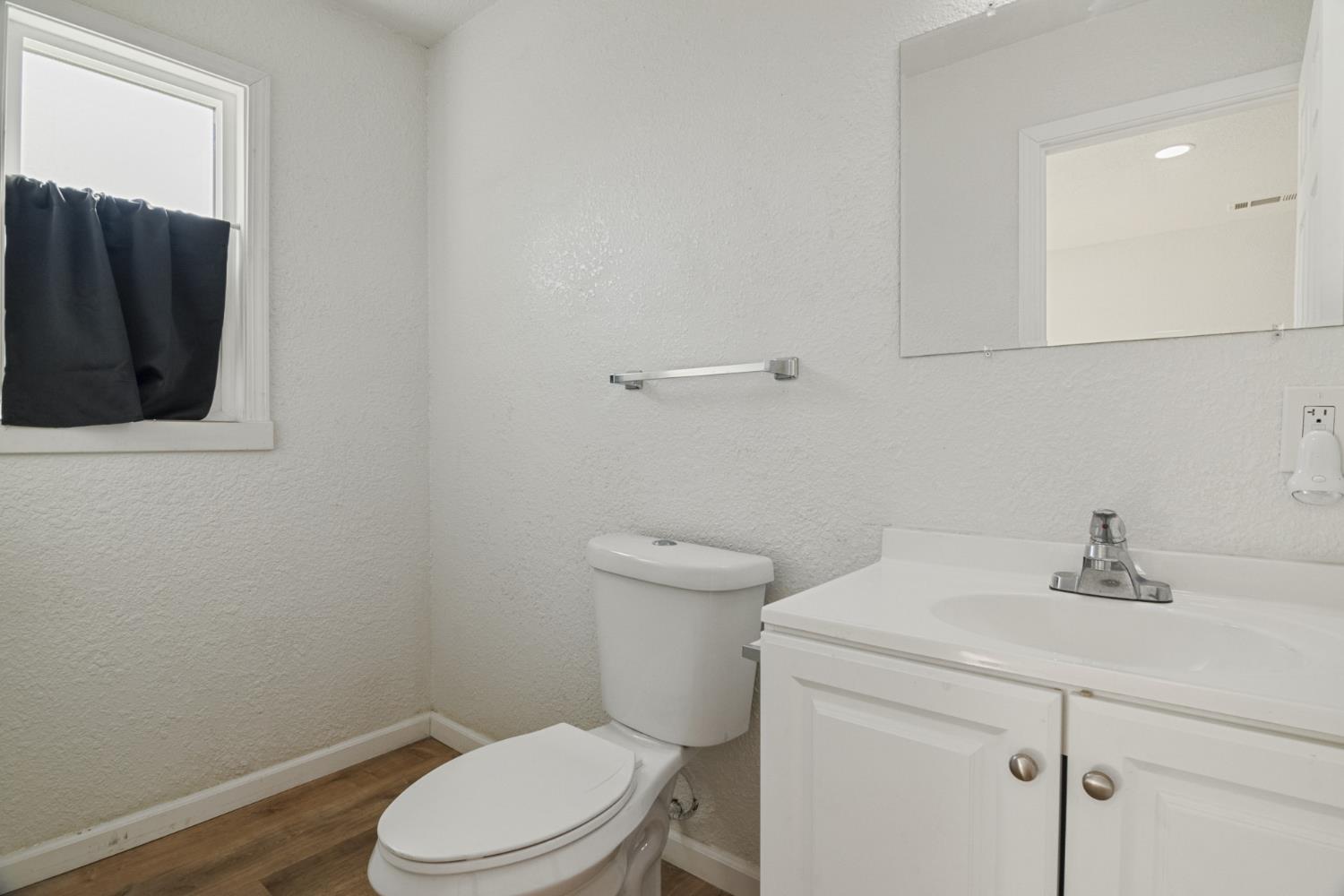 2405 Jasmin Ave, Modesto, CA 95350