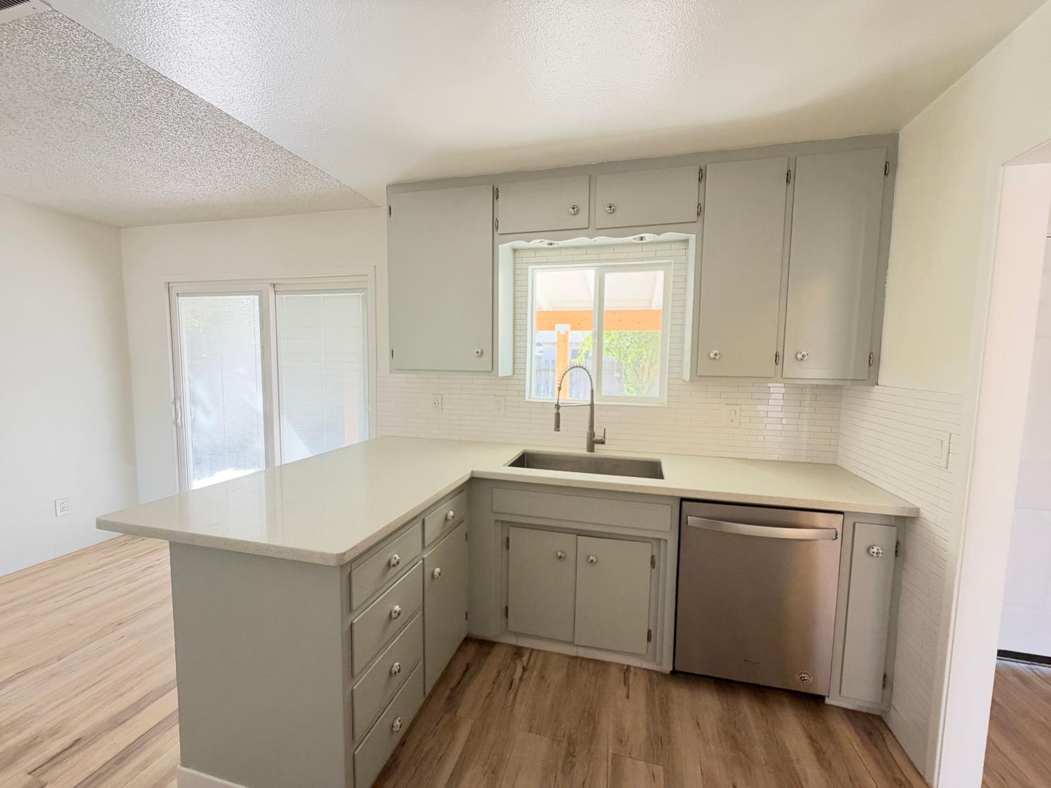 2413 Murray St, Turlock, CA 95382