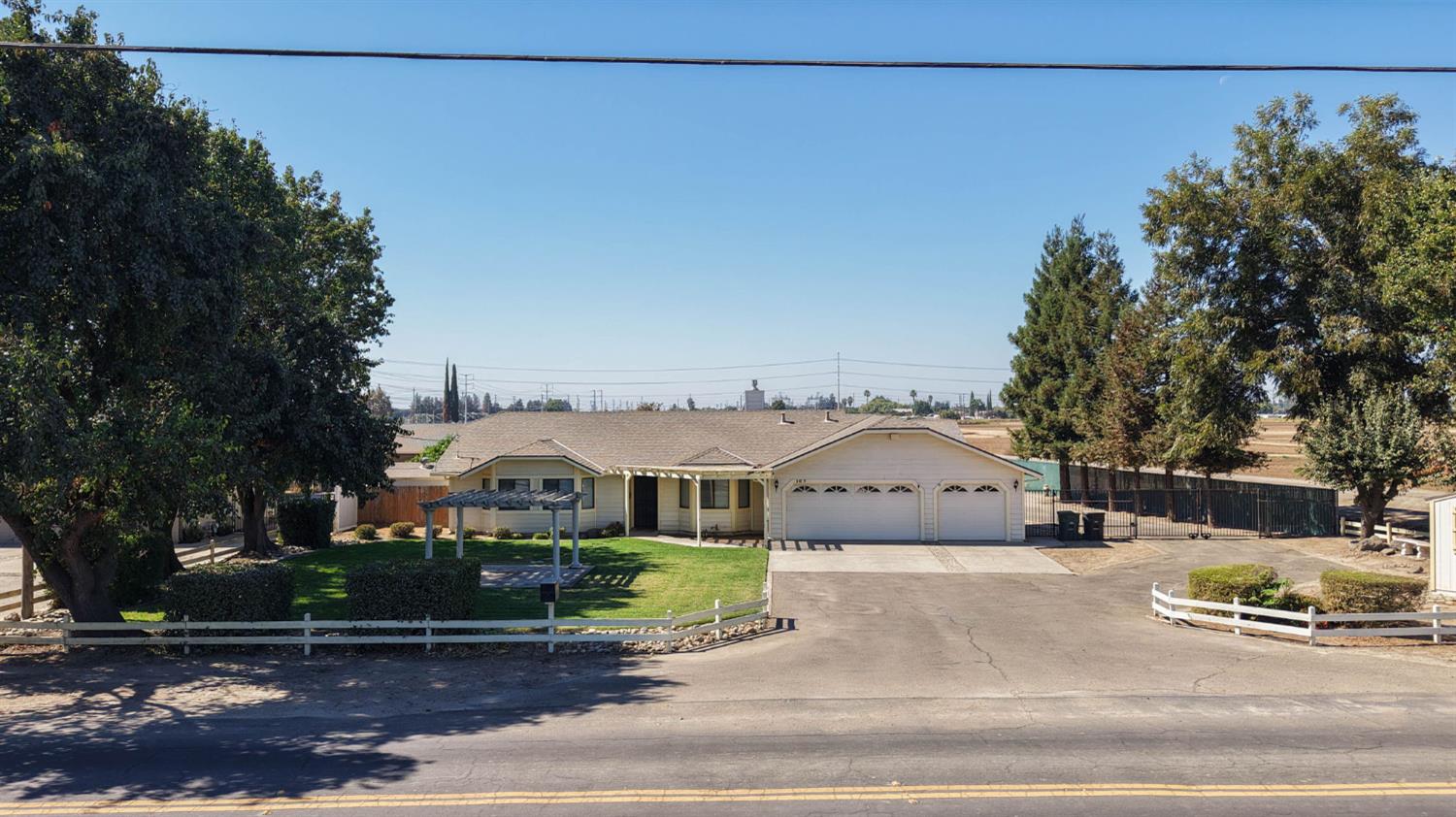 107 Frazine Rd, Modesto, CA 95357