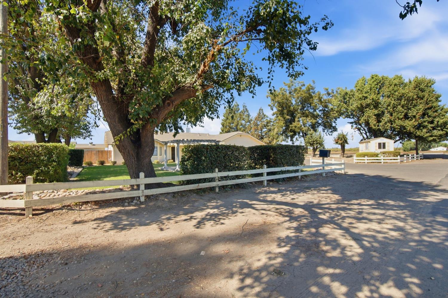 107 Frazine Rd, Modesto, CA 95357