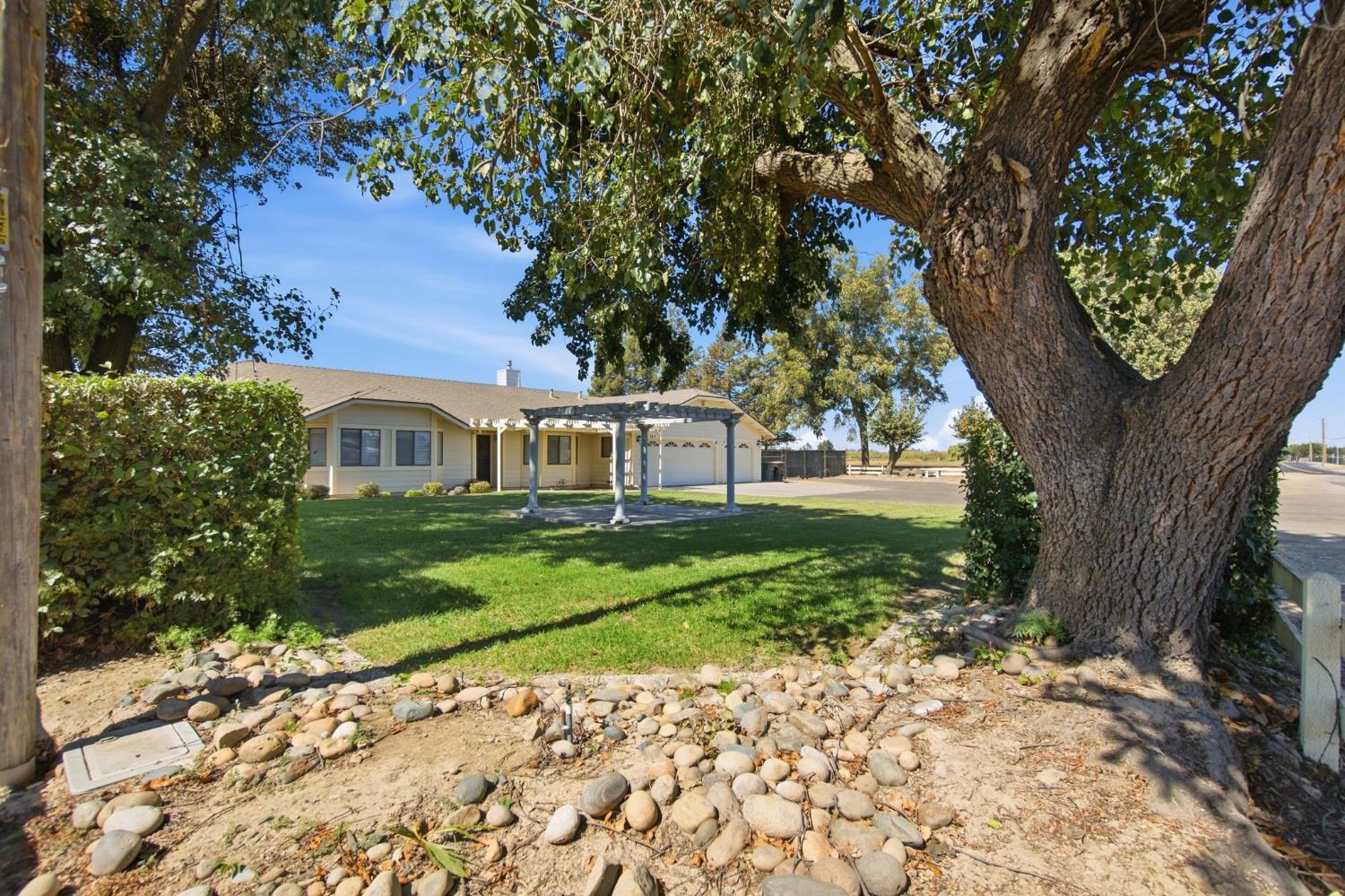107 Frazine Rd, Modesto, CA 95357