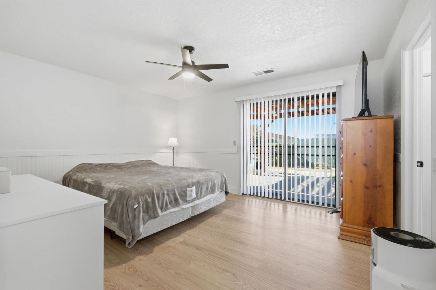 107 Frazine Rd, Modesto, CA 95357