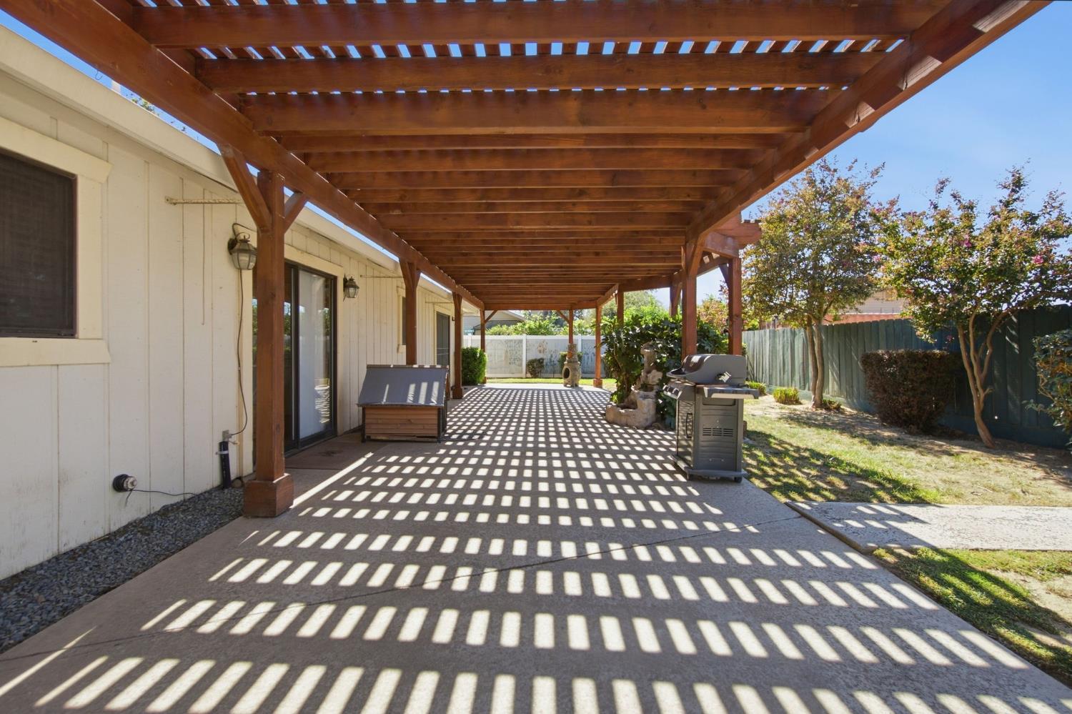 107 Frazine Rd, Modesto, CA 95357