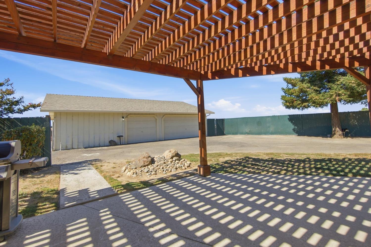 107 Frazine Rd, Modesto, CA 95357