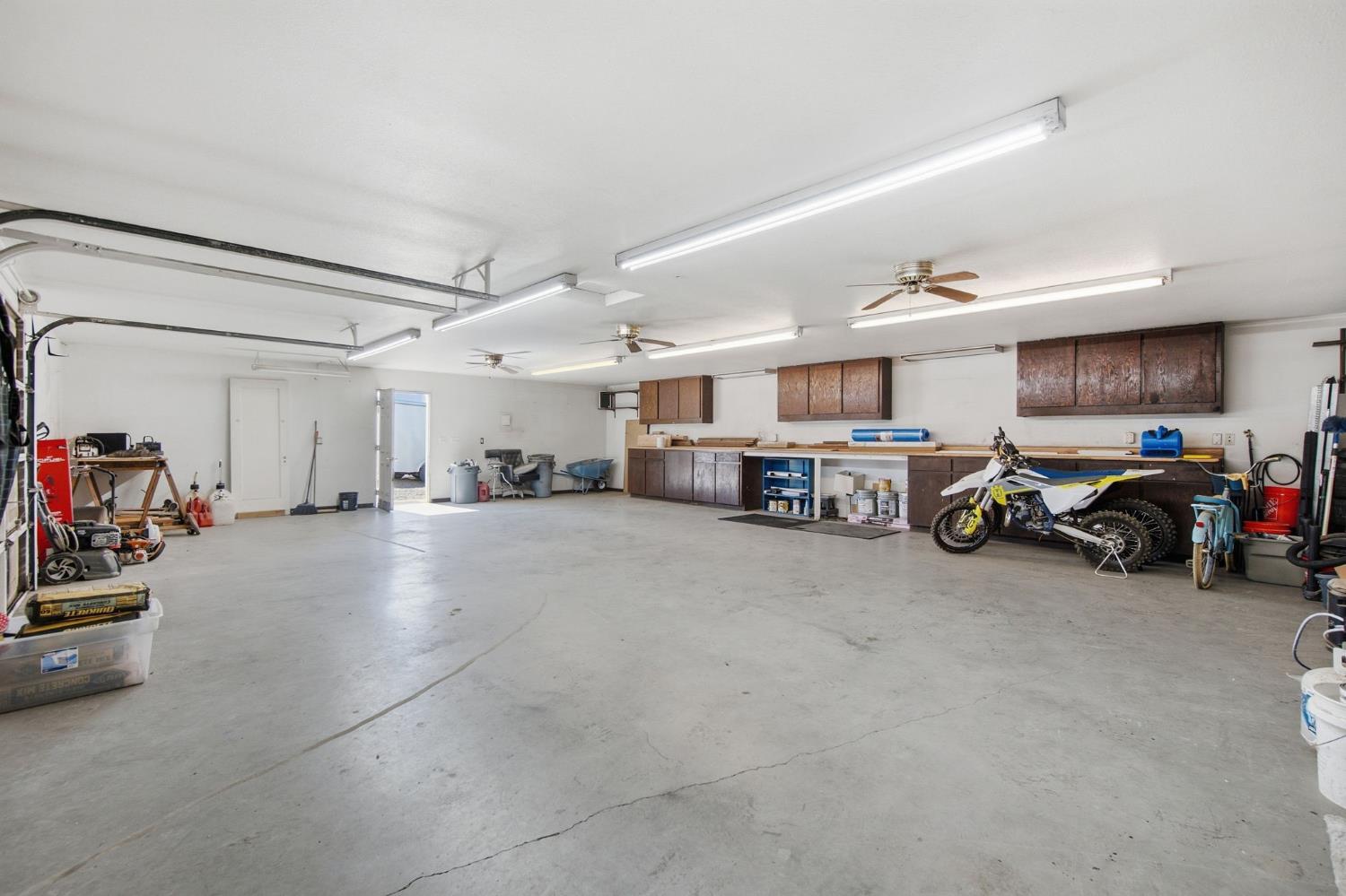 107 Frazine Rd, Modesto, CA 95357