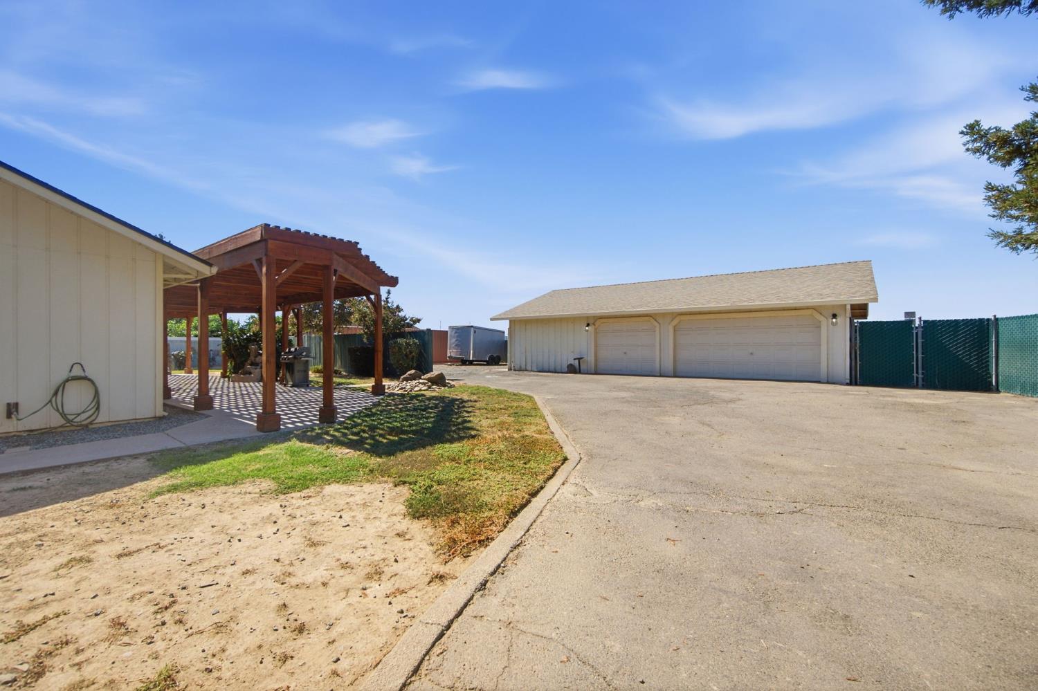 107 Frazine Rd, Modesto, CA 95357