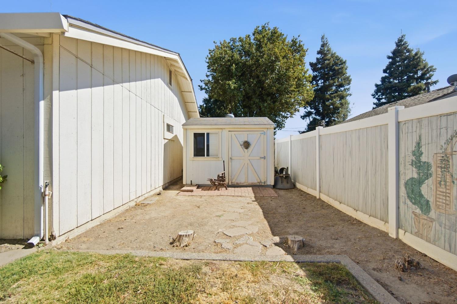 107 Frazine Rd, Modesto, CA 95357