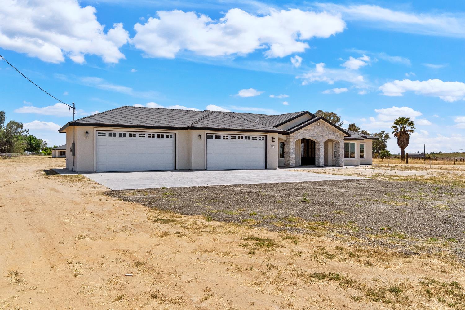 21035 Forest Glen Rd, Madera, CA 93638
