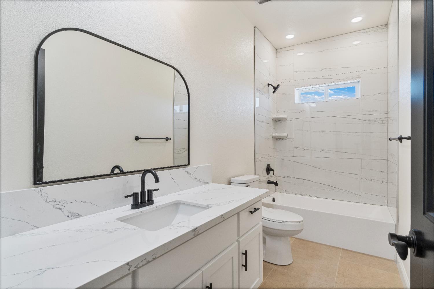 21035 Forest Glen Rd, Madera, CA 93638