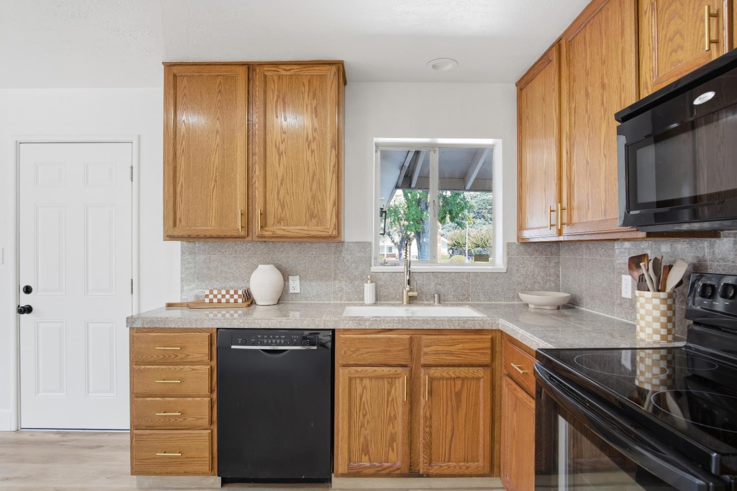 316 Tokay Ave, Modesto, CA 95350